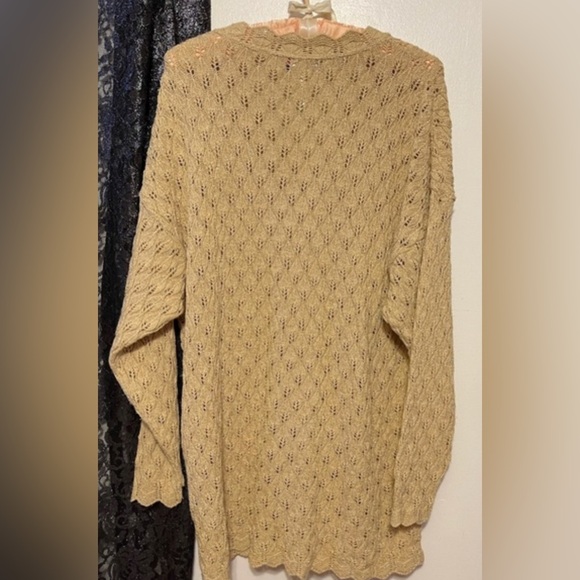 “Avon Style” Sweater Long Sleeves         SZ: (M/L) Loose Knit V-Neck - Picture 2 of 6